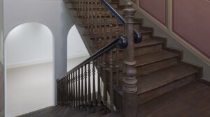 Treppenaufgang im Haeckel-Haus (zum Dachgeschoss)